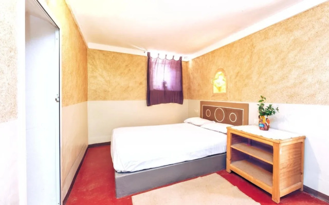 Monkey Finger House
