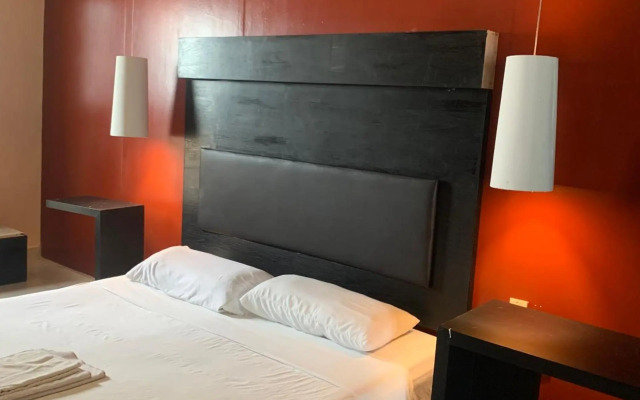 Blvd Hotel