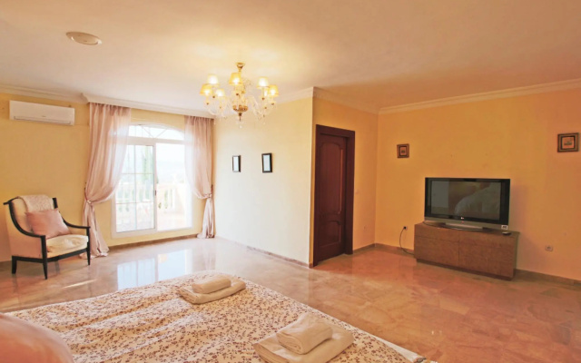 TESS Villa Paradise
