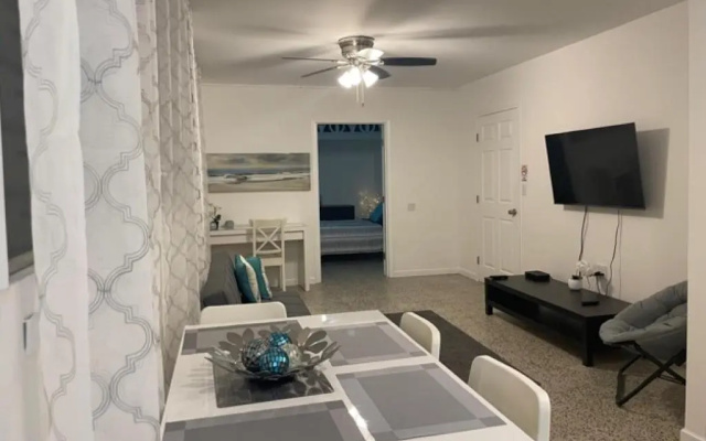 Casa del Sol -Unit B