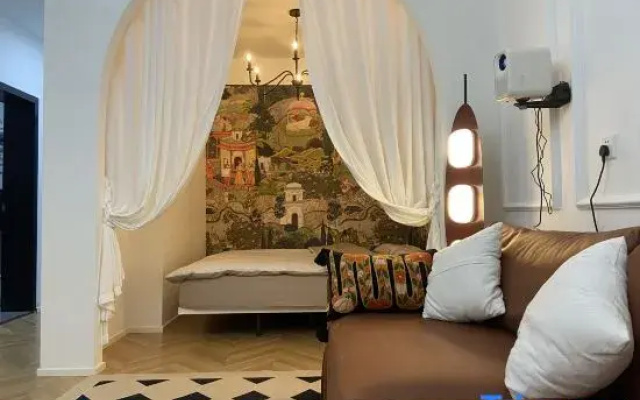 Guli Homestay (Zhangjiajie 72 Wonder Tower)
