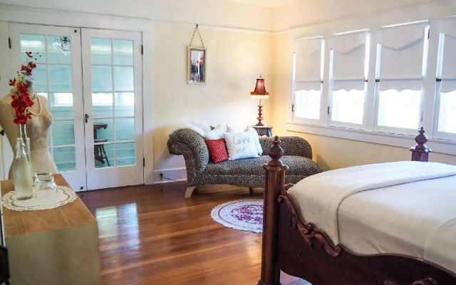 Lady Geneva Bed and Breakfast