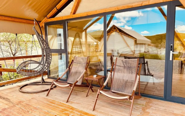 QING Luxury Campground Hotel