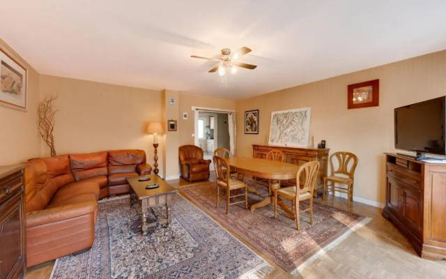 85 m2, calme , parking, centre ville