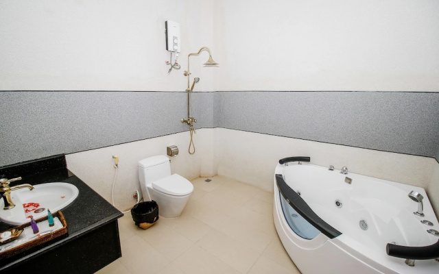 Royal Emerald River View Resort