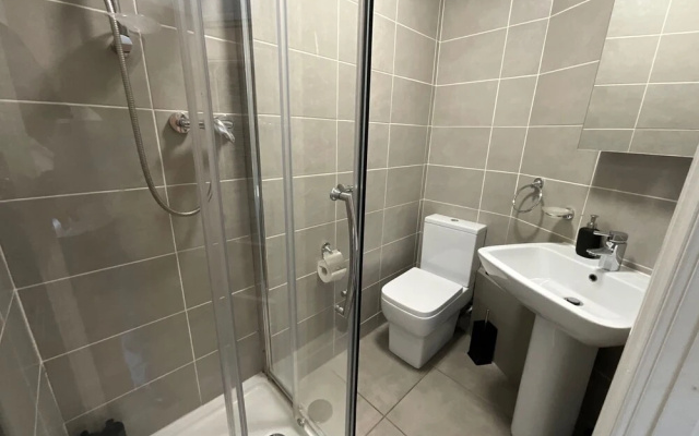 City Retreat Birmingham - Modern 2 Bed Apartment