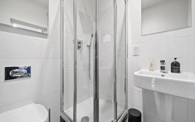 Central Stevenage Luxury 2 Bed Apartment