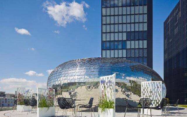 Отель Hyatt Regency Düsseldorf бассейн