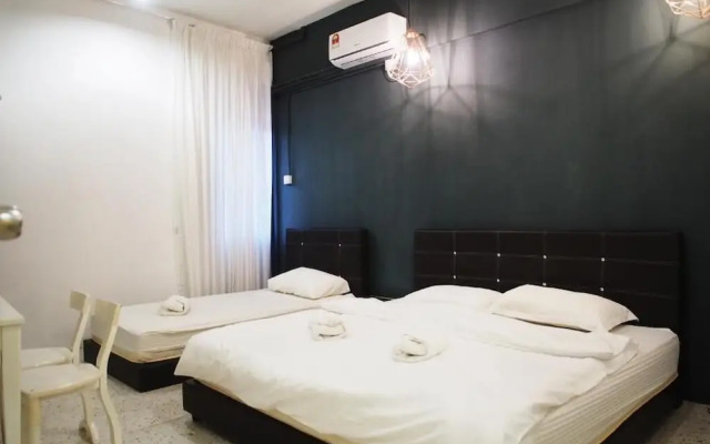 OYO HOME 90647 Mac Inn 94