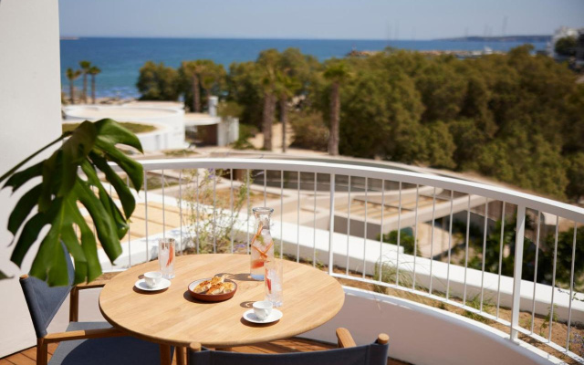 Avant Mar Paros