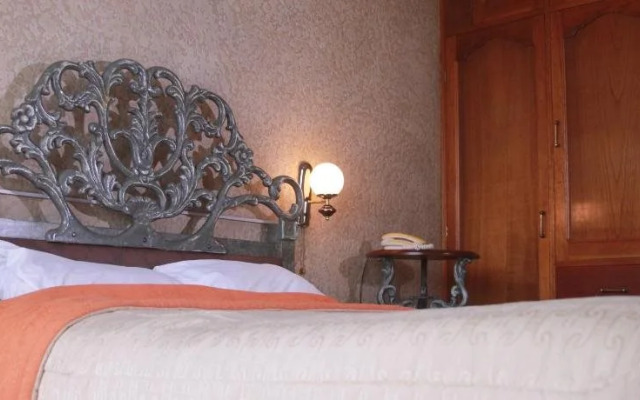Diplomats Hotel