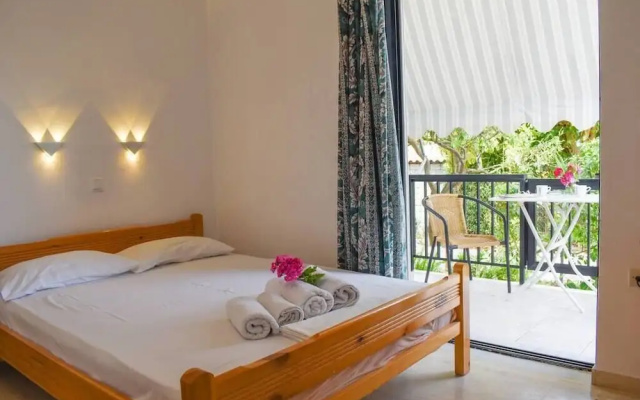 Lemon studio with garden close to beach