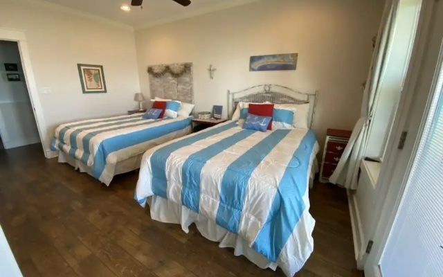 Sea Hag 3 Bedroom Home by RedAwning