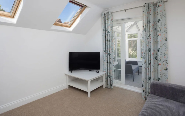Milford On Sea Detached Bungalow