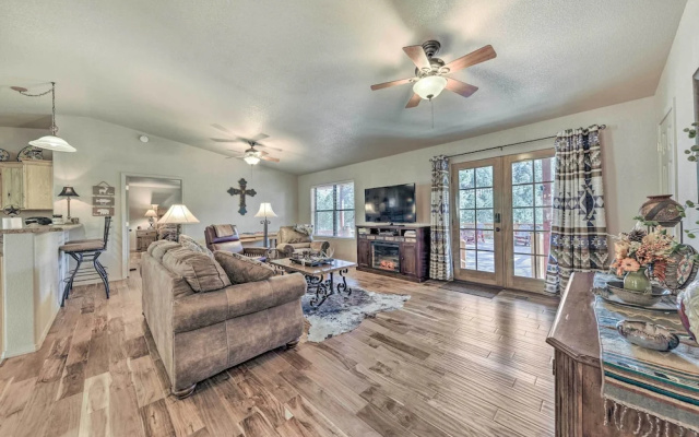 Charming Ruidoso Home w/ Deck & Lovely Views!