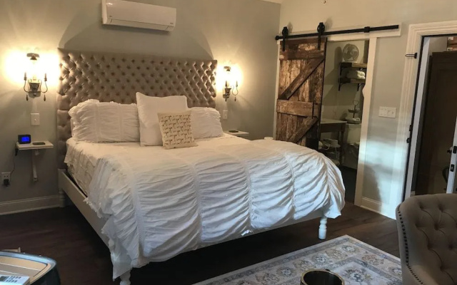 Chateau Rooms