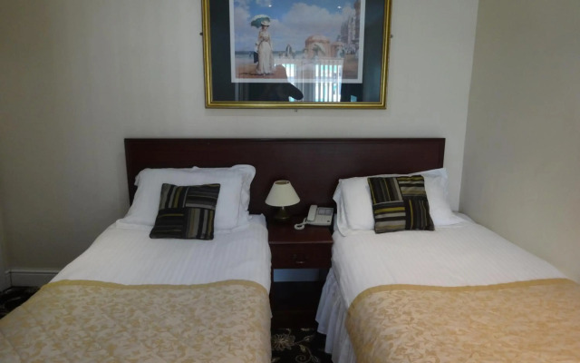 Waverley Hotel