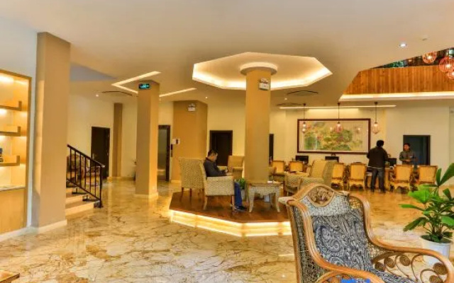 Royal Waterlily Hotel