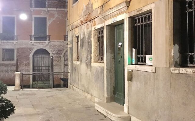 Отель Le Due Corone Италия, Венеция - отзывы, цены и фото номеров - забронировать отель Le Due Corone онлайн вид на фасад