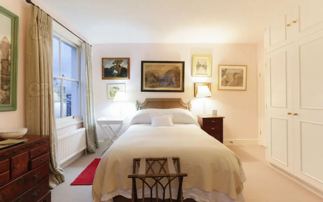 JOIVY Attractive Chelsea Apartment Sleeps 4