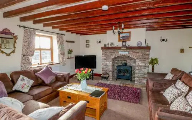 Whalebone Cottage at Broadings Farm