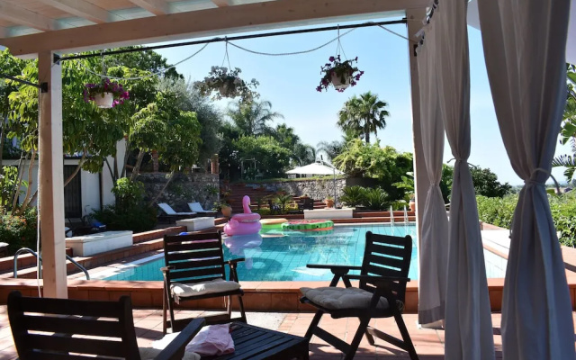 Suite Margherita With Private Garden and Shared Pool