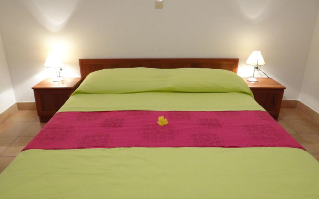 sea view apartment w/ swimming pool and jacuzzi a7