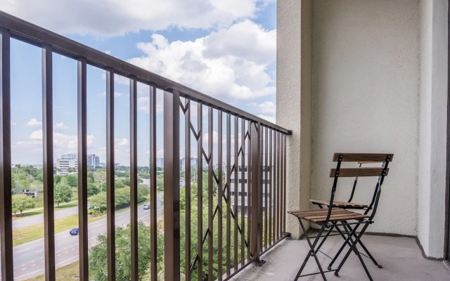 Gorgeous Apartments near Int'l Plaza