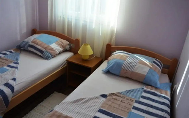 Apartments Mladen