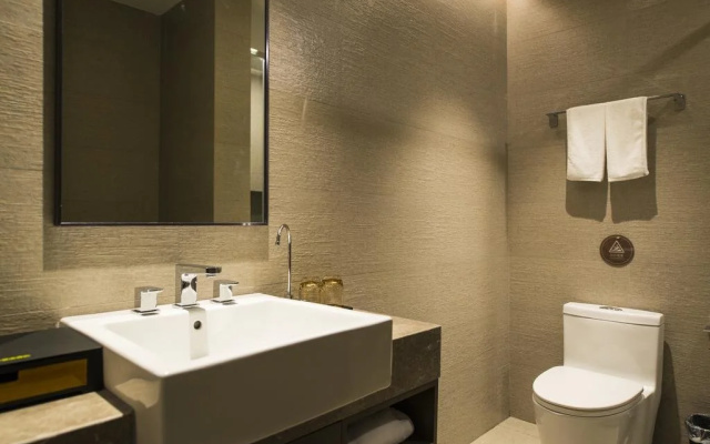 Home Inn Plus Beijing Nongzhan Chang Hongqiao