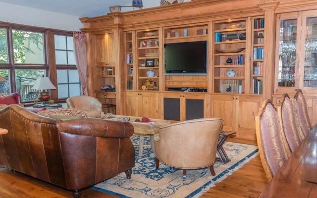 Stunning Western Inspired Private 3 Bedroom Villa Villa