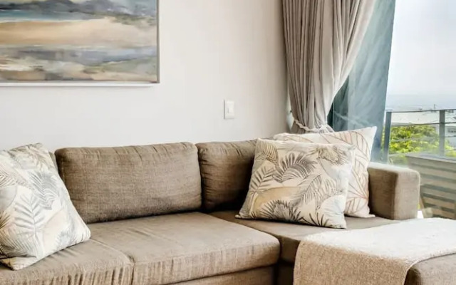 Gorgeous Sea Point Apartment With Rooftop Pool at Mirabel