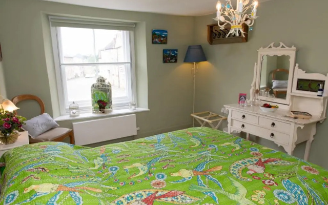 Market House 17th Century Boutique B&B(