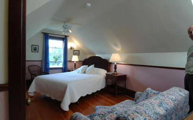 The Normaway Inn
