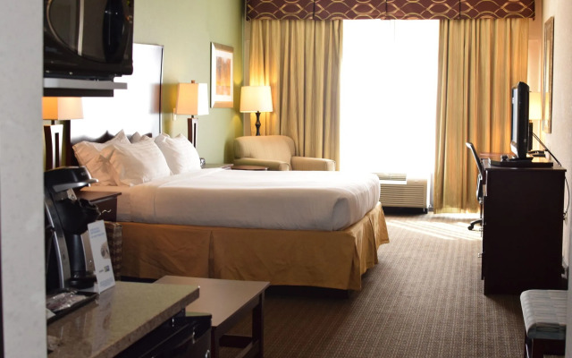 Holiday Inn Express Hotel & Suites Pratt by IHG