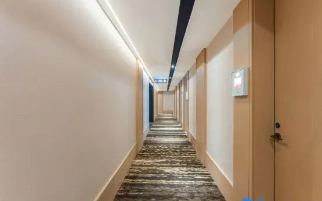 MEHOOD LESTIE Hotel (Qingdao Vientiane City, May Fourth Square)