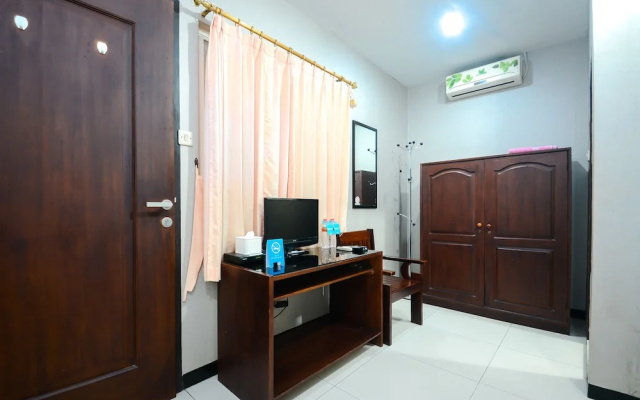 Airy Ahmad Yani Ketintang Baru Dua 12 Surabaya