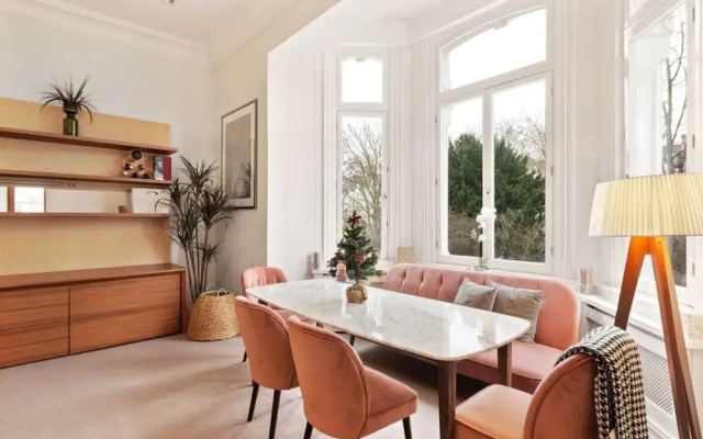 Spacious 2bed Flat in Earls Court, 7min to Tube