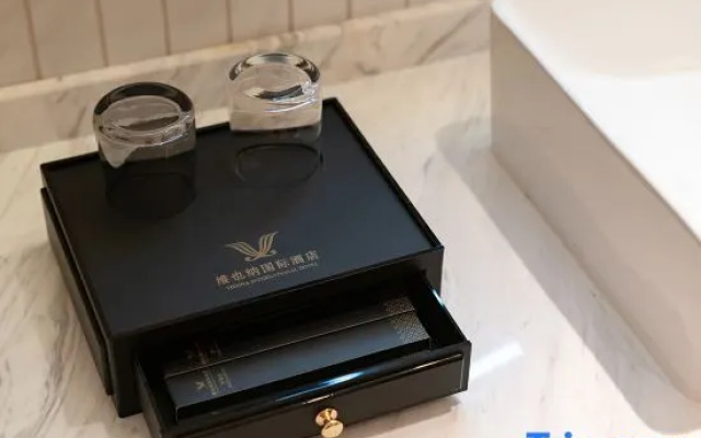 Vienna International Hotel（Ding'an Riguangfeng Yulin Branch）
