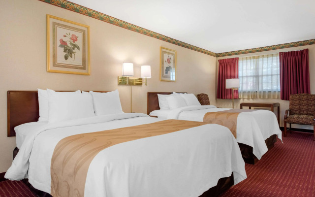 Quality Inn Breeze Manor