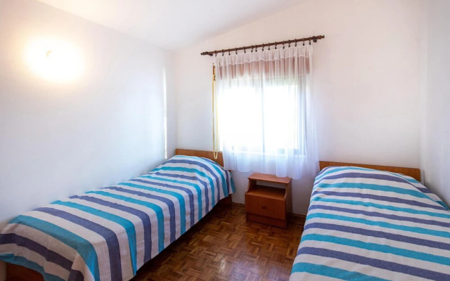 Awesome Apartment in Klek With 3 Bedrooms and Wifi