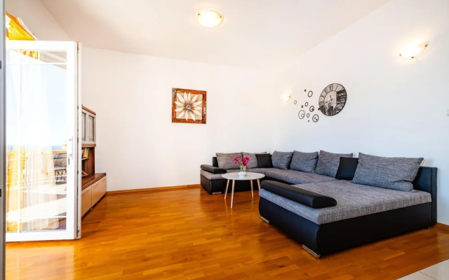 Stunning Home in Maslenica With Wifi and 3 Bedrooms