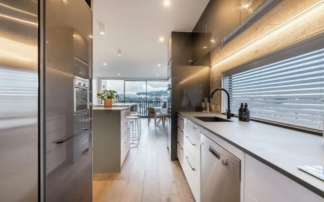 Spacious 3 Bedroom with Ensuite Bathroom