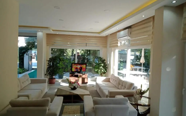 Ada Apart & Hotel