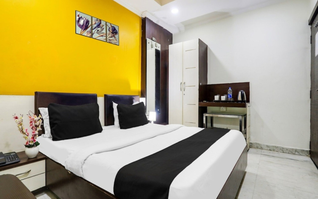 Deluxe Hotel Gaurav Palace