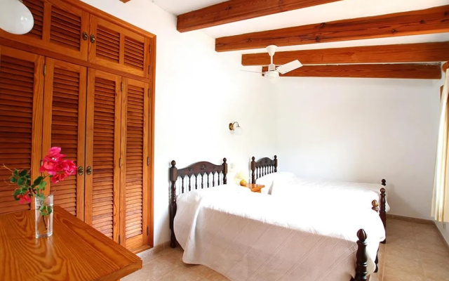 Villa - 4 Bedrooms with Pool and WiFi - 108753