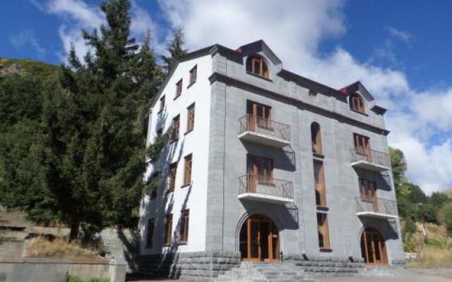 Отель Jermuk Villa Imperial Армения, Джермук - отзывы, цены и фото номеров - забронировать отель Jermuk Villa Imperial онлайн вид на фасад