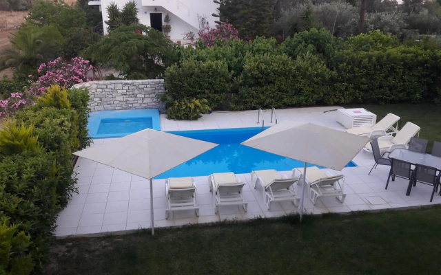 "Villa Kanavos" apts