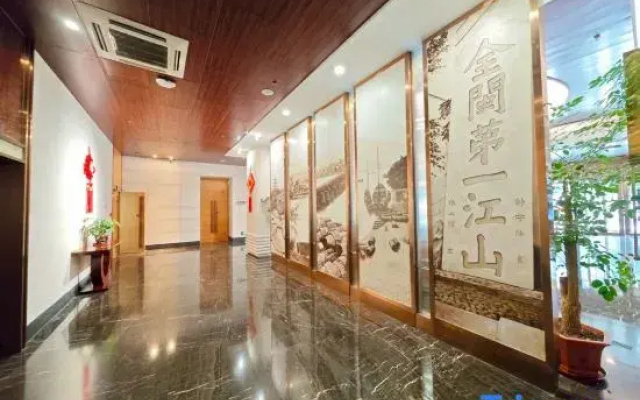 Juchunyuan Binjiang Holiday Hotel