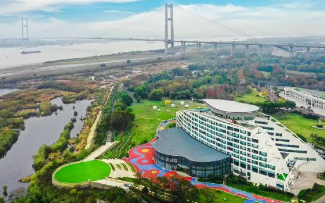 Zhenjiang Runyang Bridge Hotel